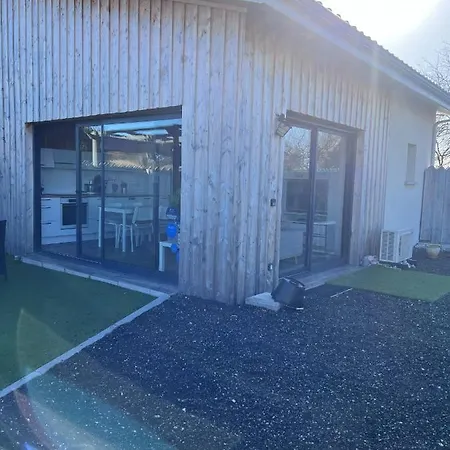 Holiday home Maison Charmante A Avec Jardin Cloture